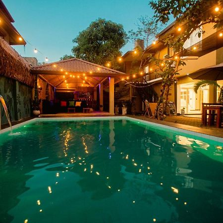 Supreme Dambulla Hotel Exterior photo