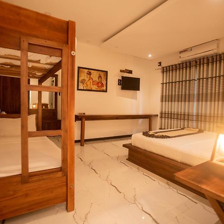 Supreme Dambulla Hotel Exterior photo