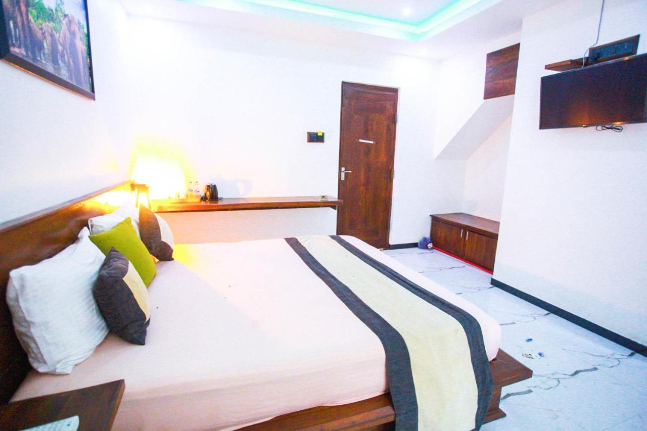 Supreme Dambulla Hotel Exterior photo