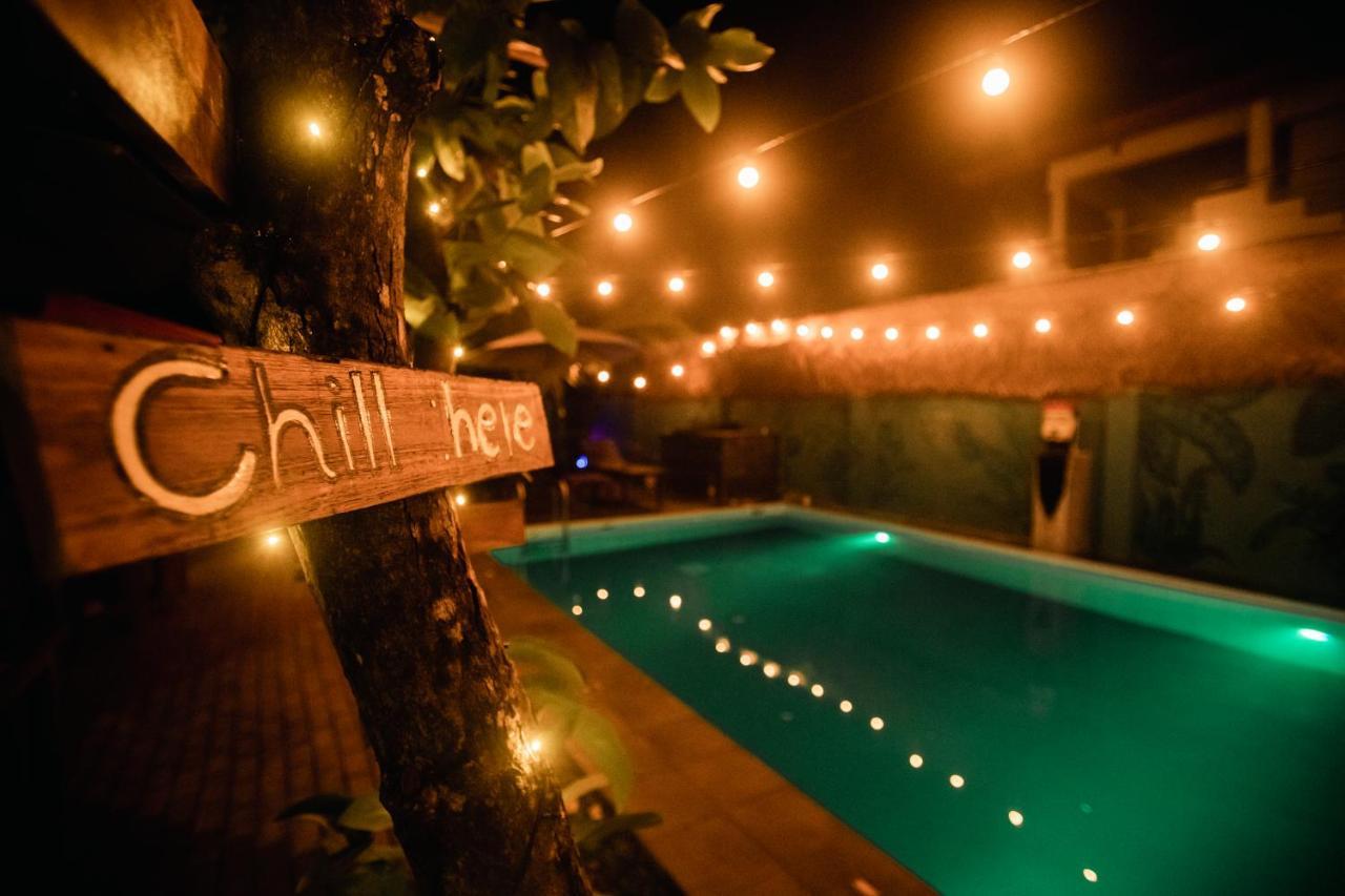 Supreme Dambulla Hotel Exterior photo