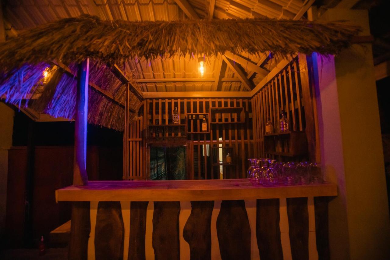Supreme Dambulla Hotel Exterior photo