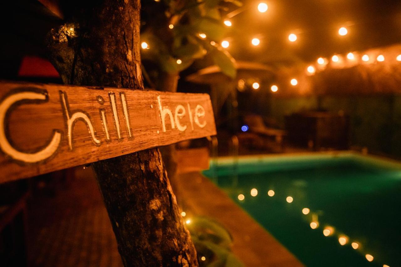 Supreme Dambulla Hotel Exterior photo