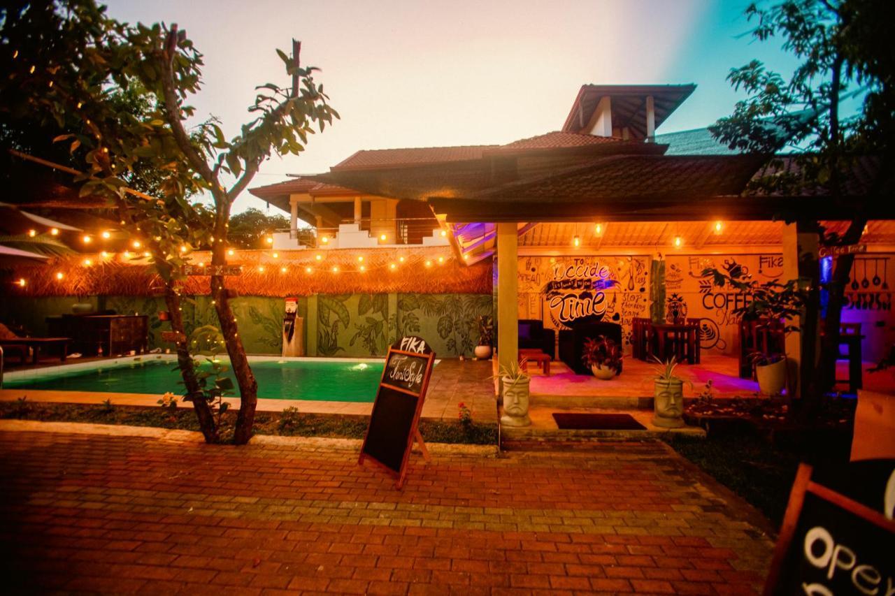Supreme Dambulla Hotel Exterior photo