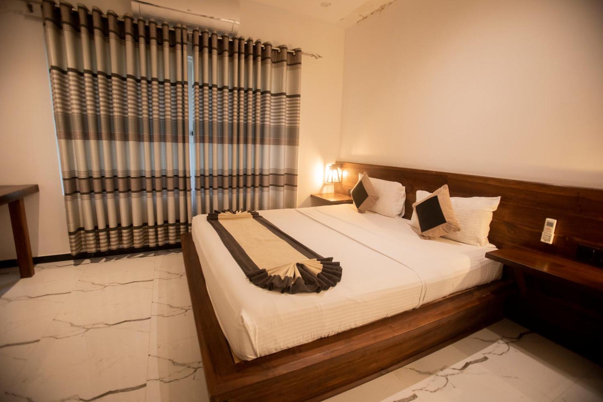 Supreme Dambulla Hotel Exterior photo