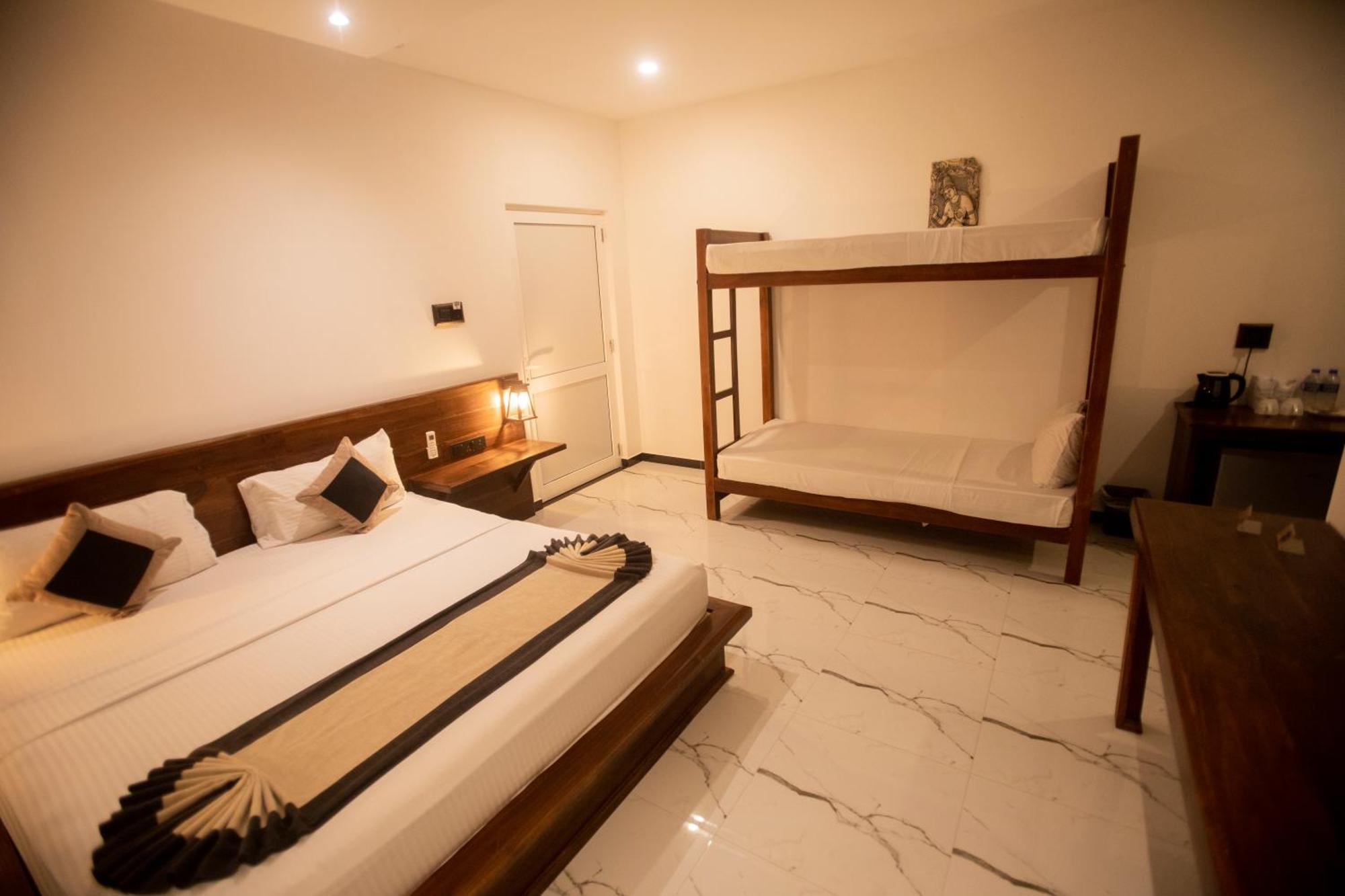 Supreme Dambulla Hotel Exterior photo