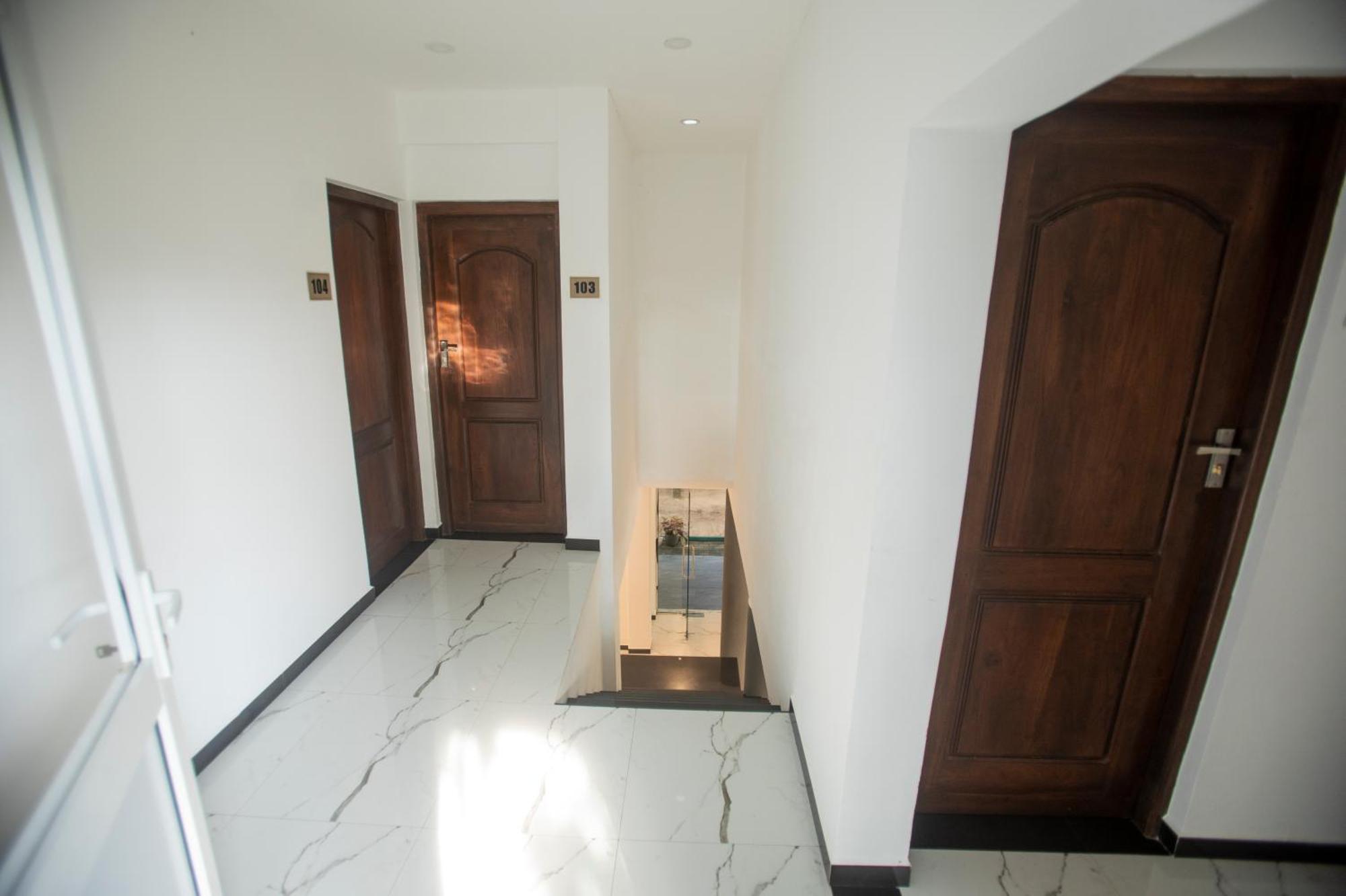 Supreme Dambulla Hotel Exterior photo